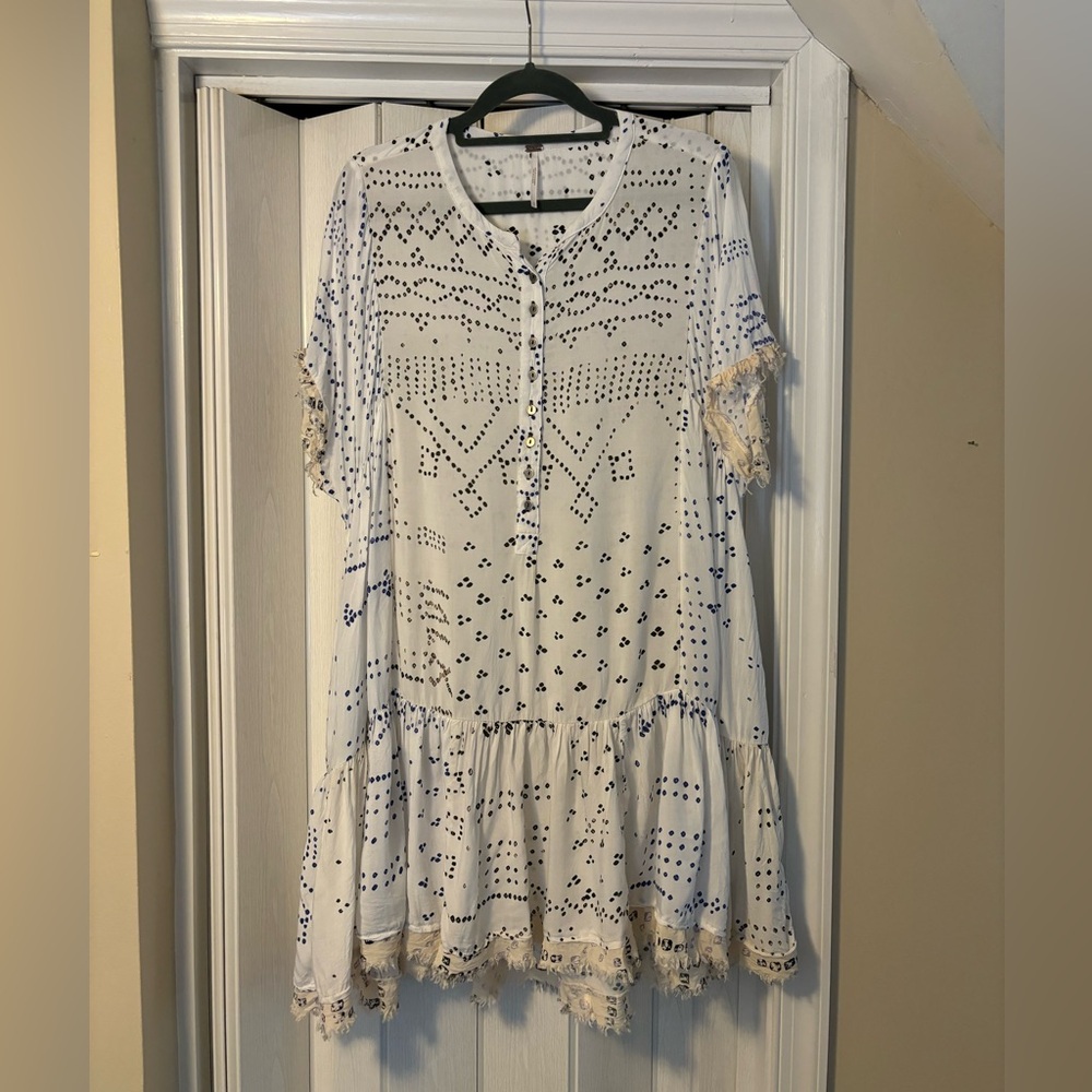 Free People Dress With Frayed Sleeves & Hem. Super Cute! Like New!
